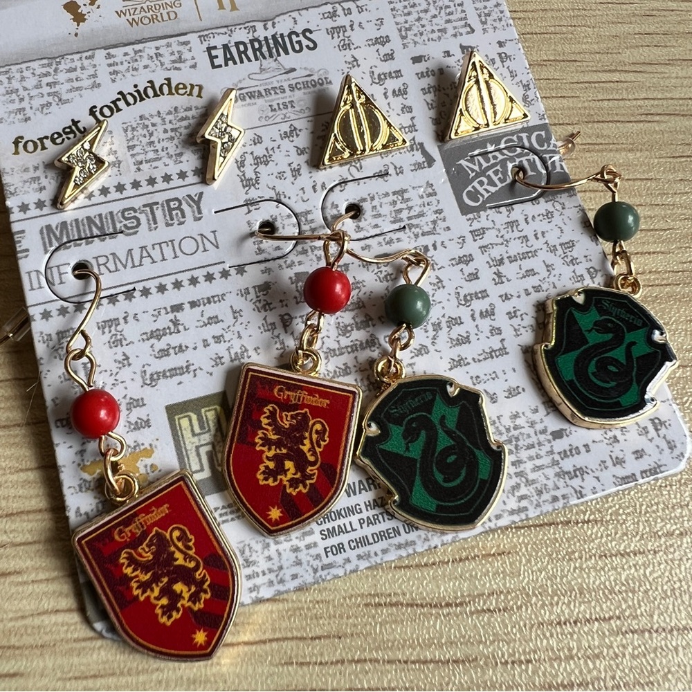 Item 14 - 4 Set Harry Potter Earrings